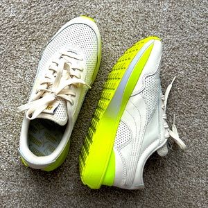 Puma size 7.5 women’s sneakers neon beige